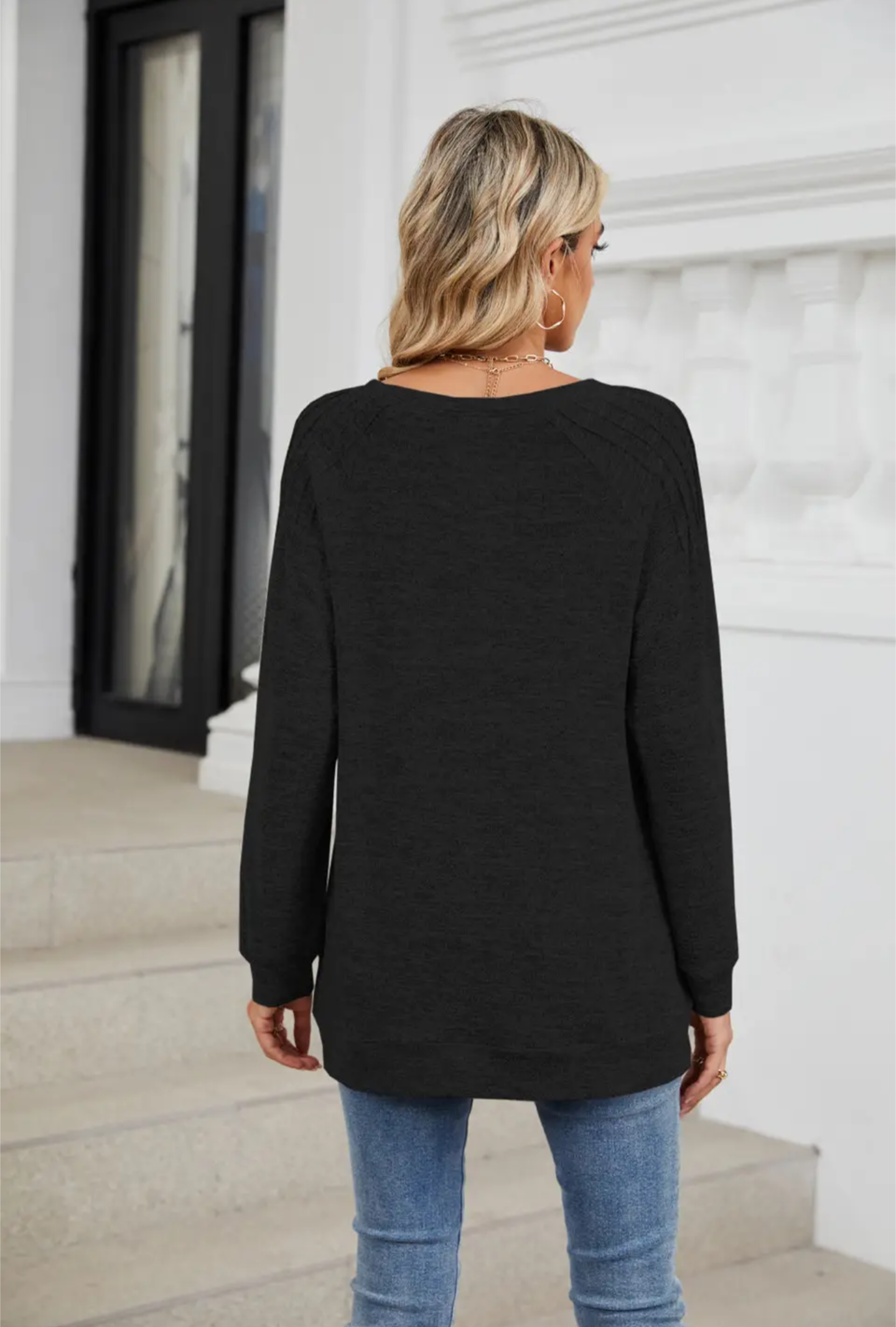 Solid color Round Neck Loose Pull-up Long Sleeved Top